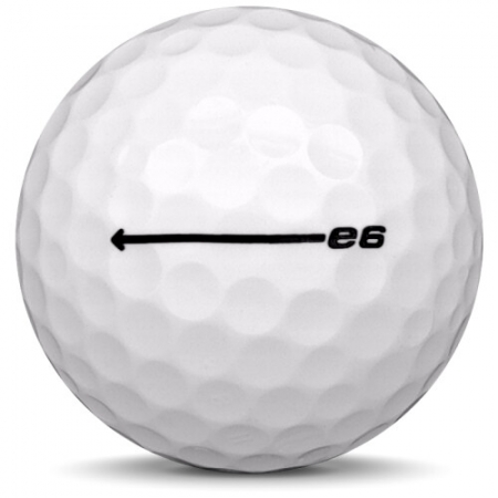 Golfbollen Bridgestone E6 i årsmodell 2022.